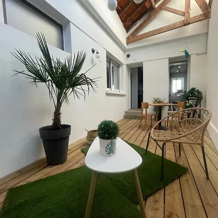 Apartment Le Patio Combes De Mons